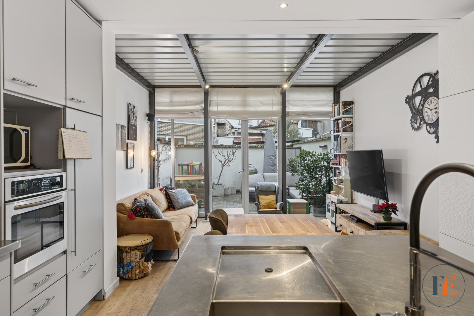 Gezellige eengezinswoning met buitenruimte met INSTELPRIJS 