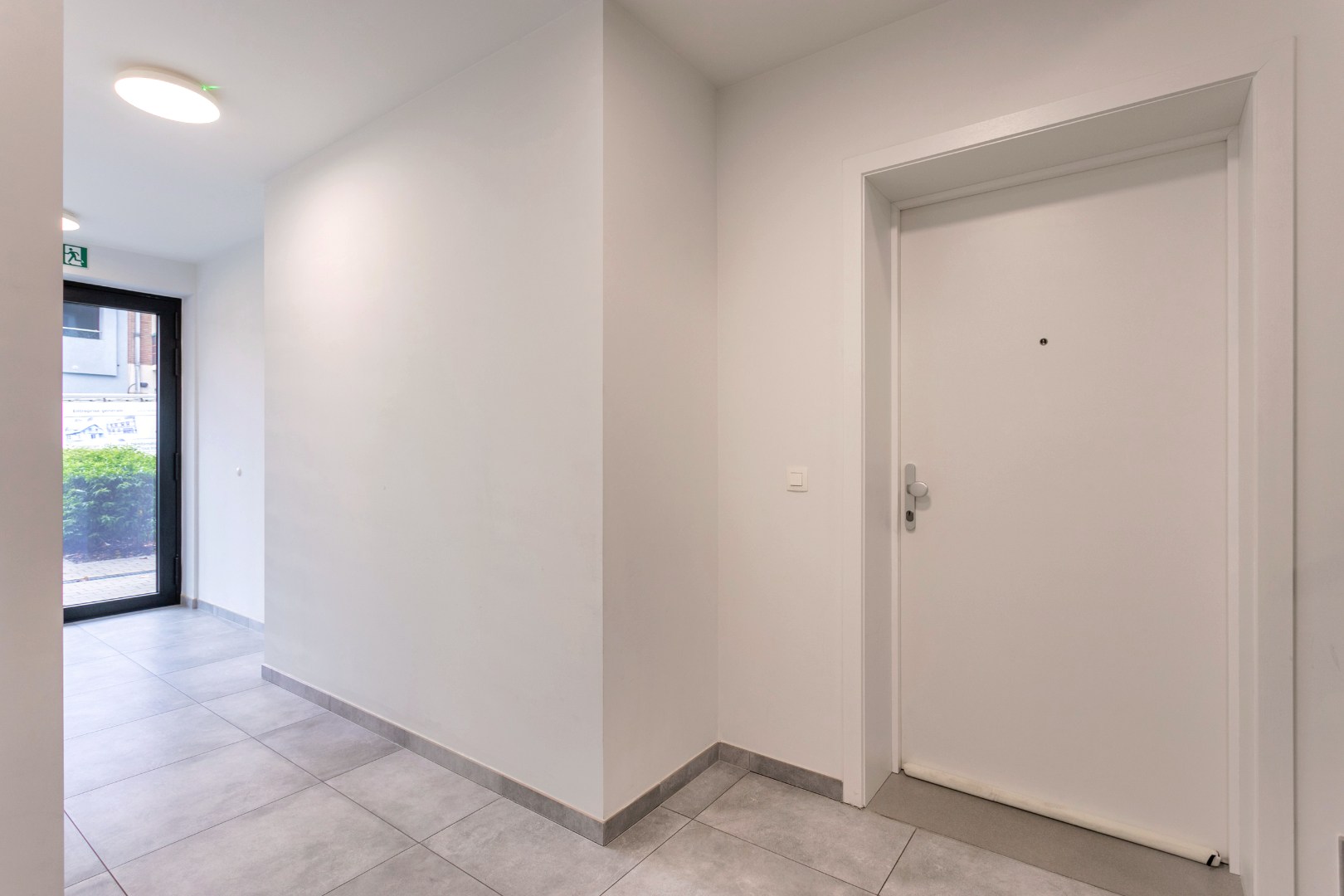 Recent gelijkvloers appartement met terras in Halle 