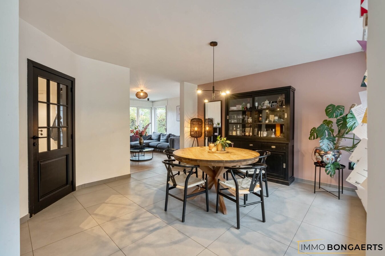 Ruime woning met 5 slaapkamers 