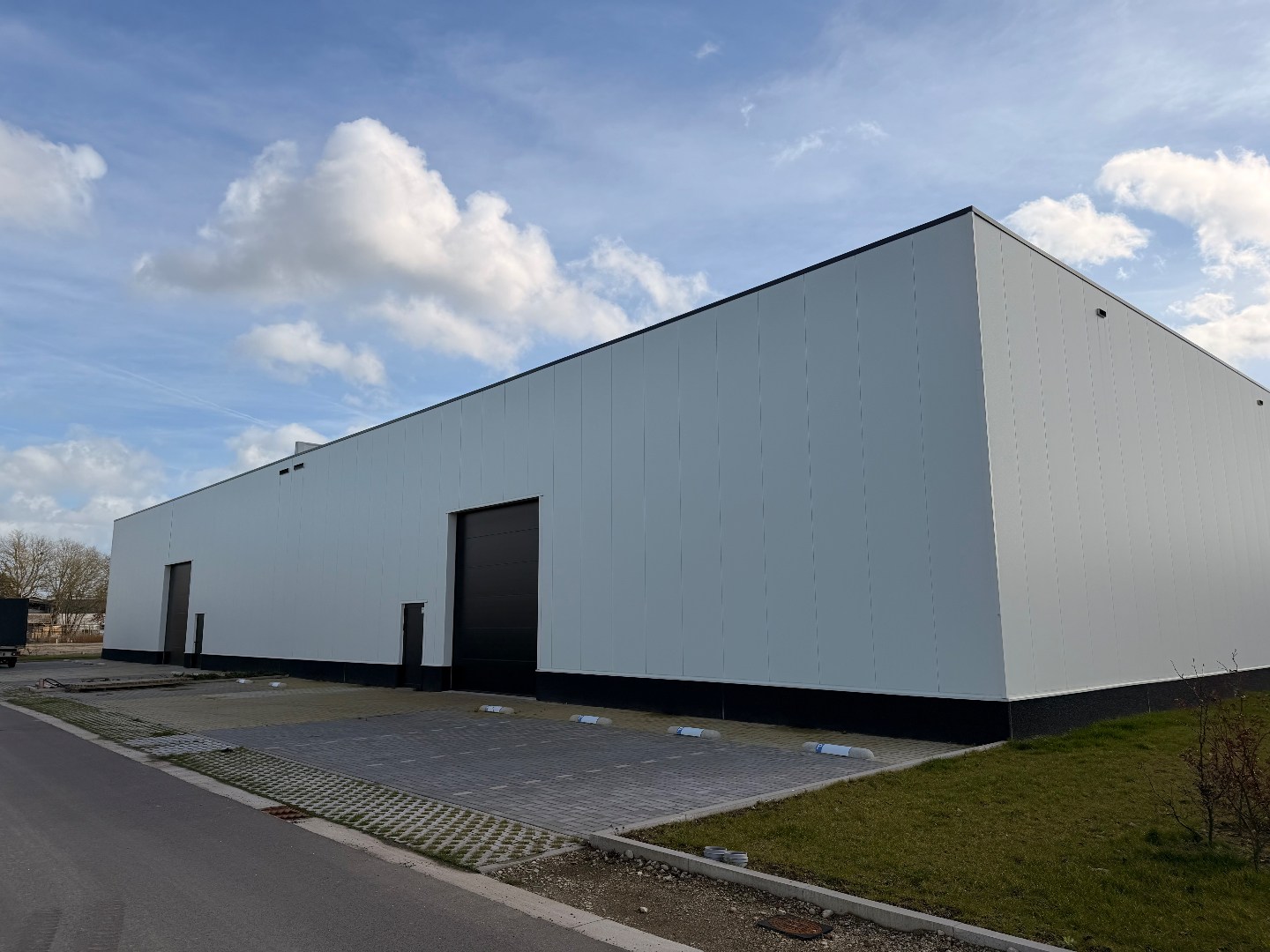 Nieuwbouw magazijn ±1.200 m² op toplocatie in bedrijvenpark De Zwaan – Schoten! 