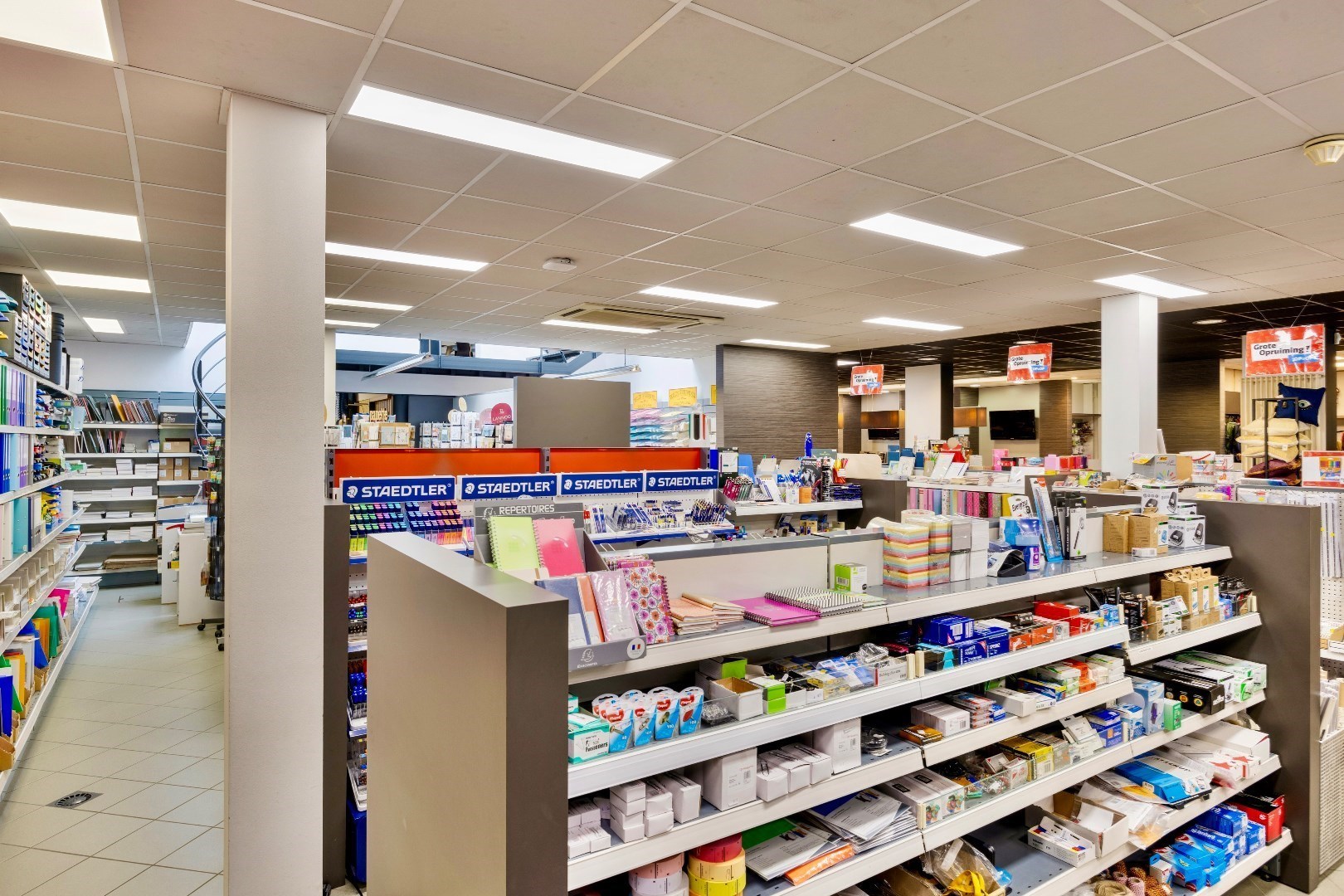 Handelspand centrum Halle met parking 