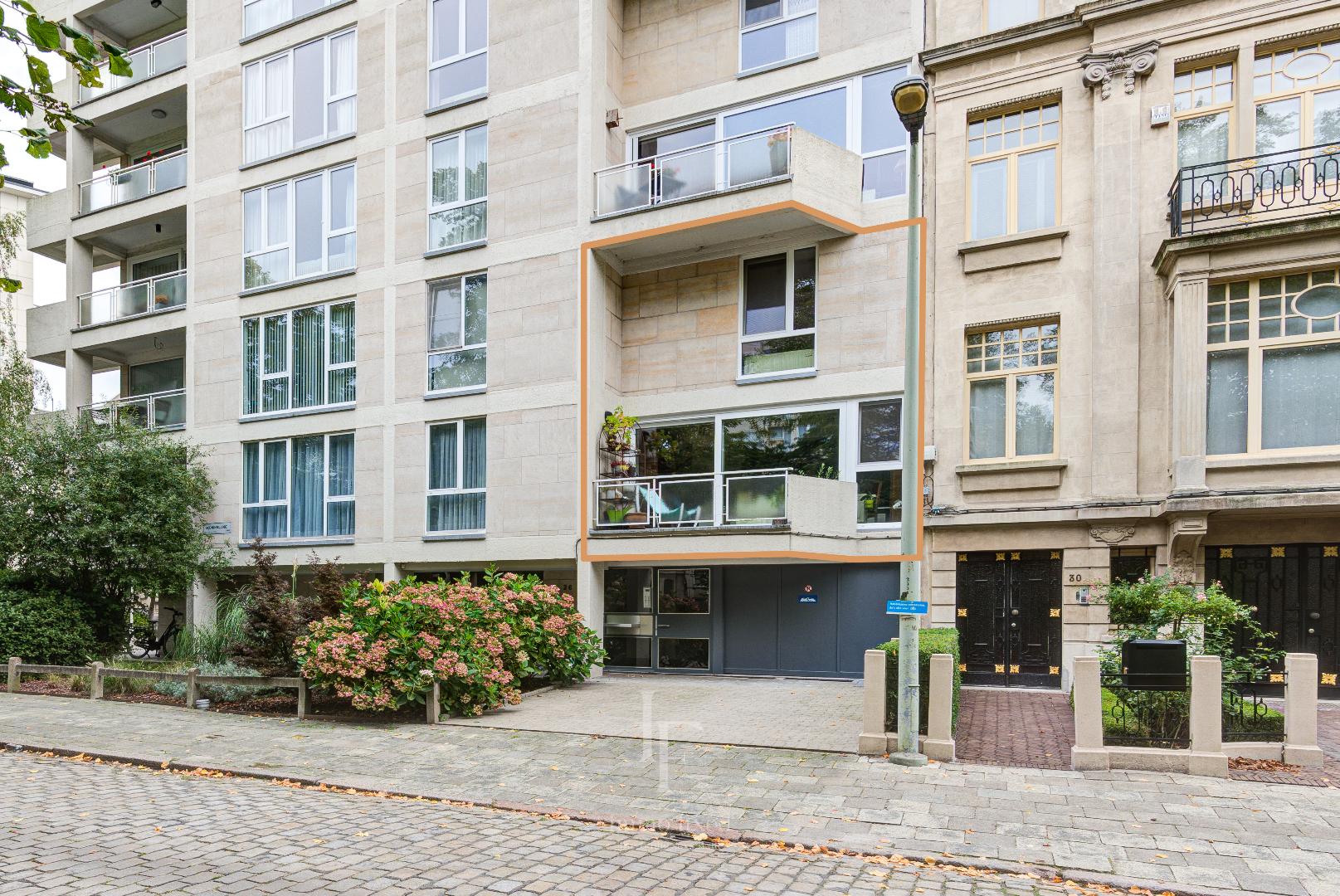 Duplex met 3 SLKS + terras te BERCHEM! 