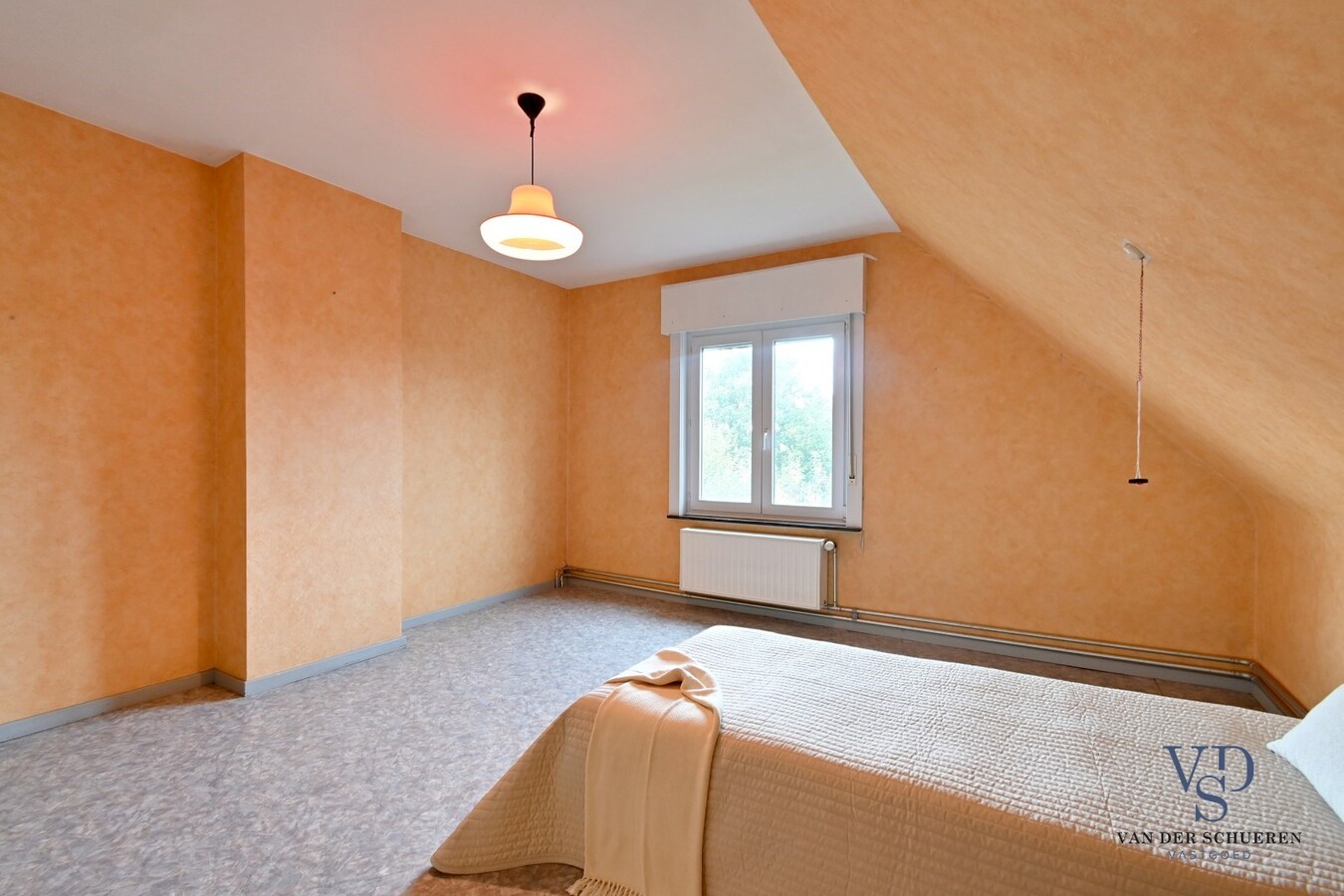 Degelijke halfopen bebouwing 