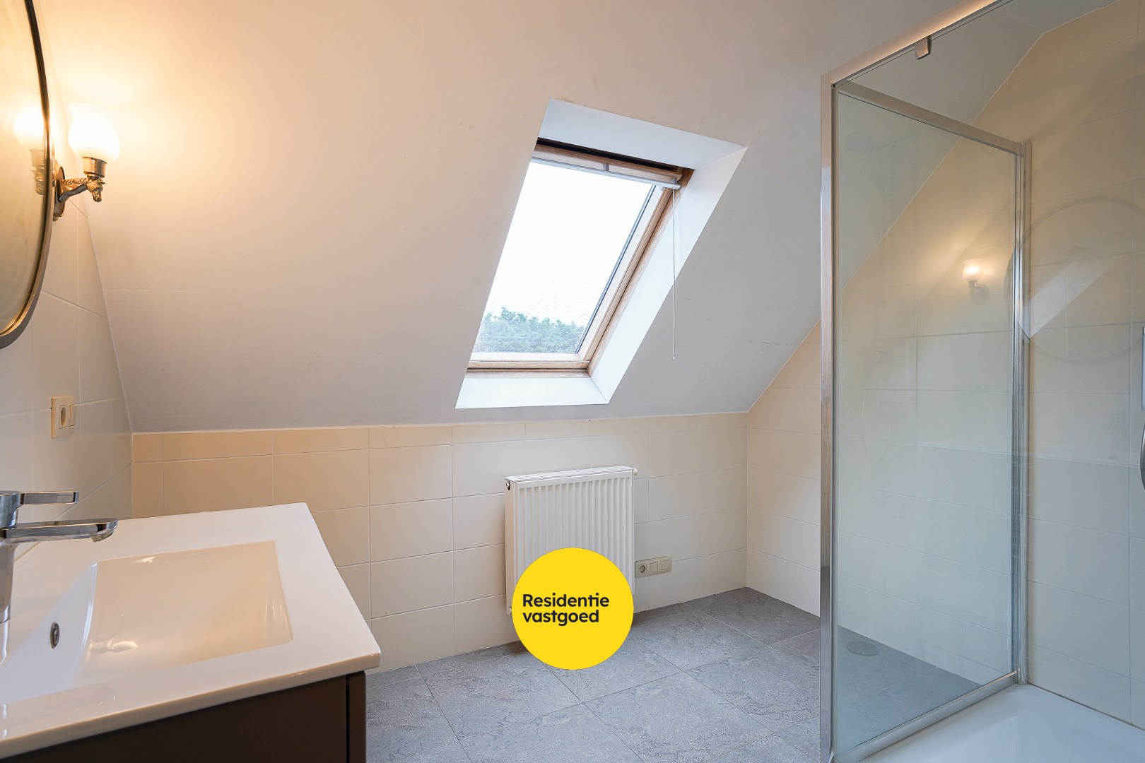 Instapklare duplex (130 m²) in het hart van Eernegem 