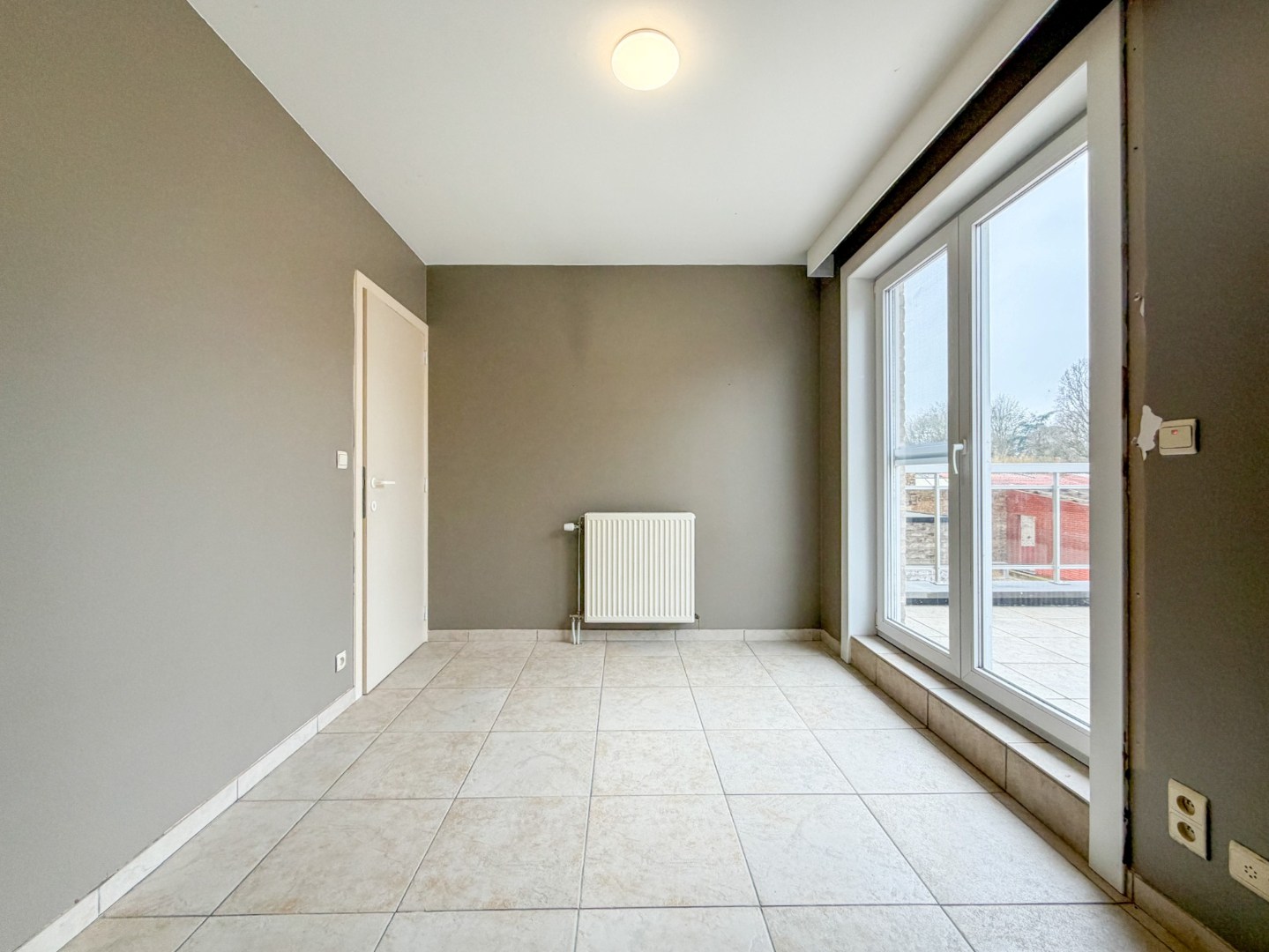 Energiezuinig 2-slp appartement (88 m²) met groot terras, Eernegem. 