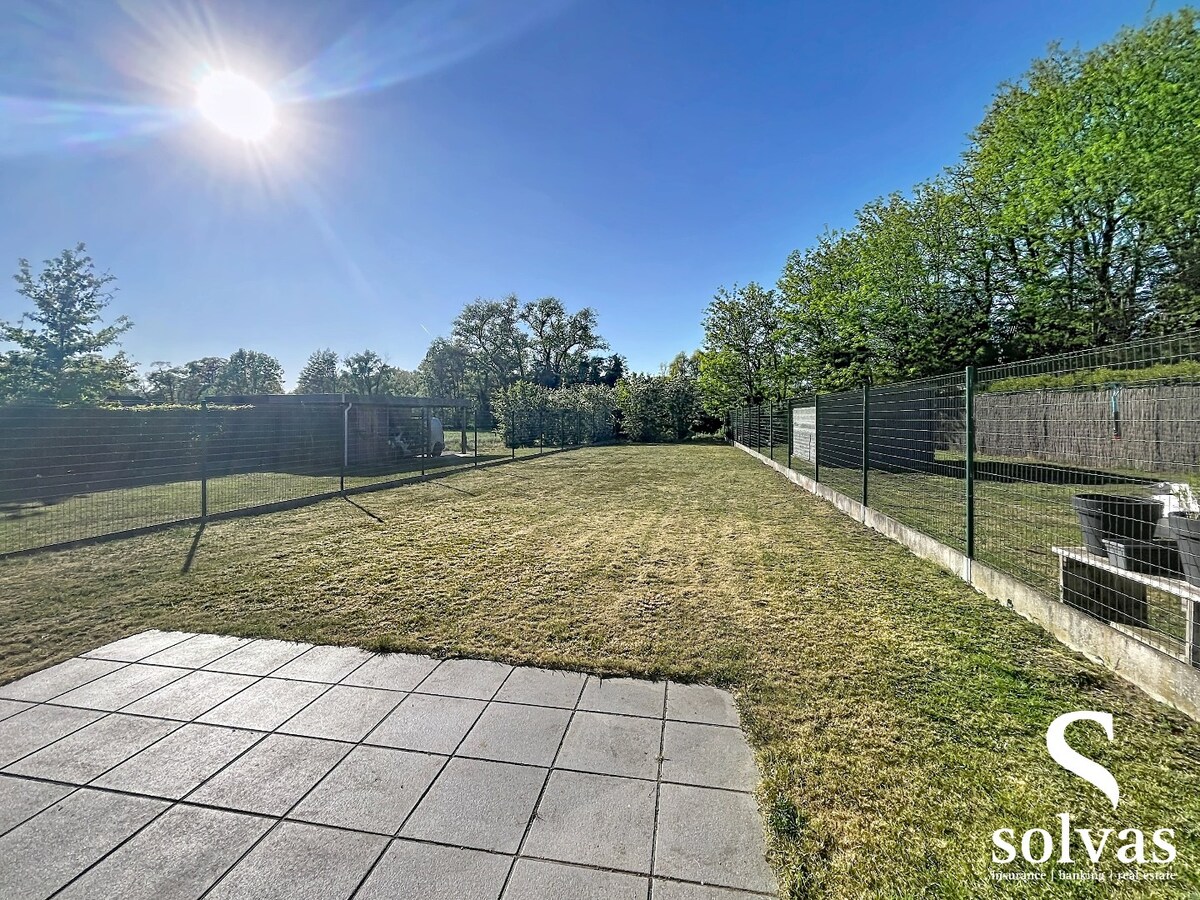 Instapklare ruime halfopen woning met 4 slaapkamers op toplocatie! 