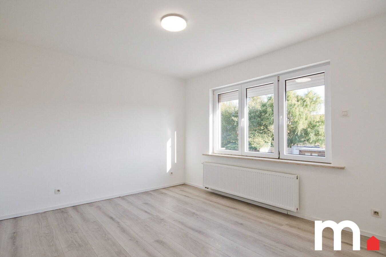 Instapklare woning te Wevelgem! met 4 slaapkamers en 12 zonnepanelen 