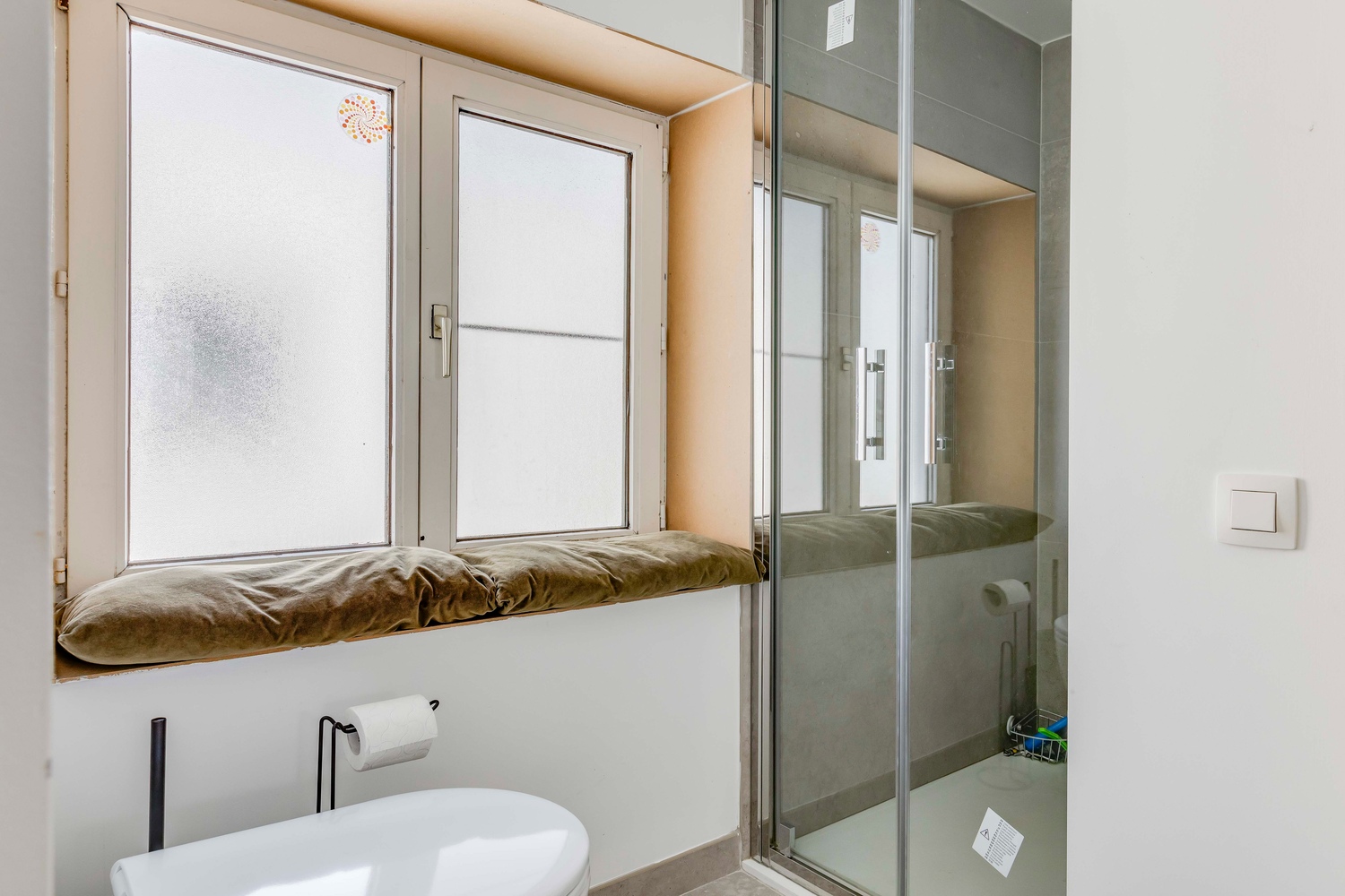 Uniek lichtrijk gerenoveerd appartement te koop in Sint-Amandsberg 