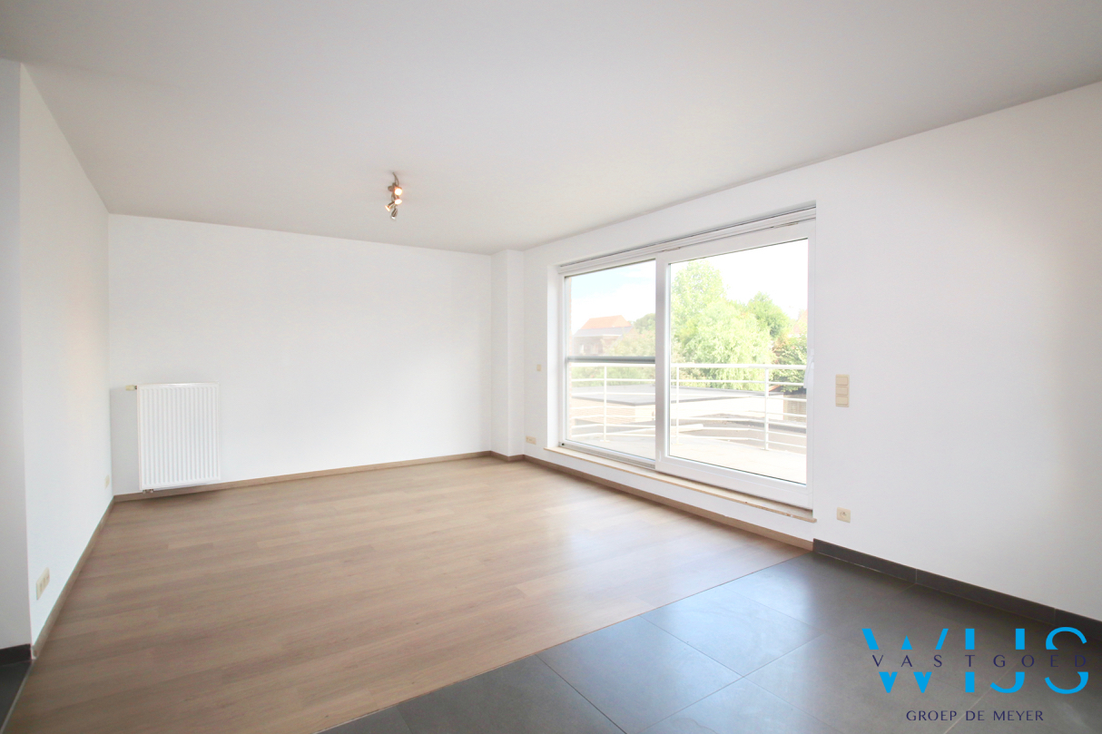 Instapklaar &amp; gezellig 3 slaapkamer appartement in hartje Zelzate! 