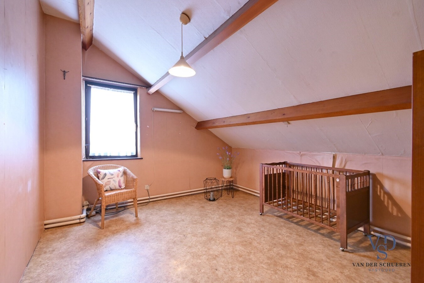 Eigendom met mogelijkheden op  meer dan 1500 m² 