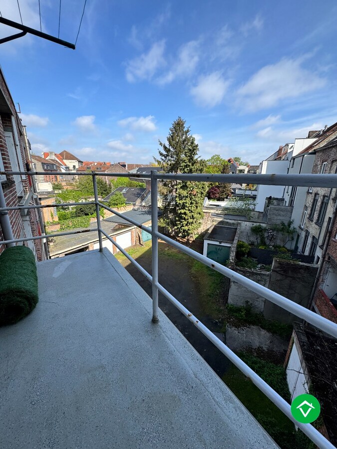 Instapklaar appartement met 2 slaapkamers en garage te Gent 