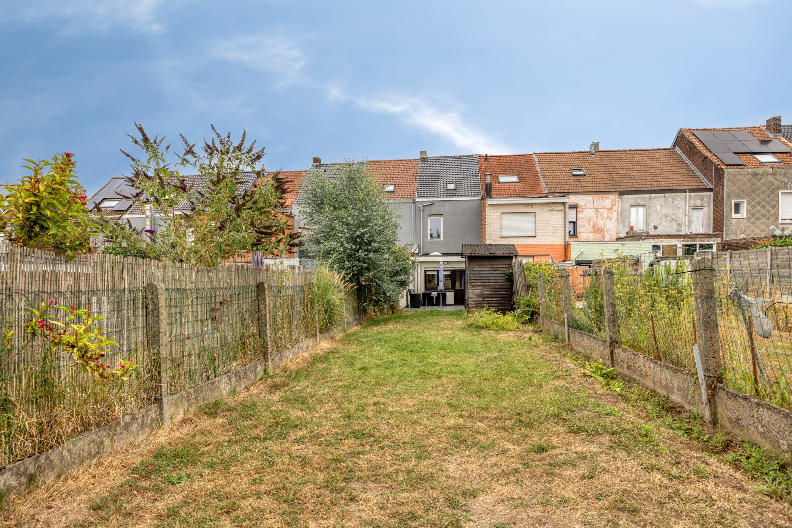 Instapklare woning met 4 slpk en ruime tuin 