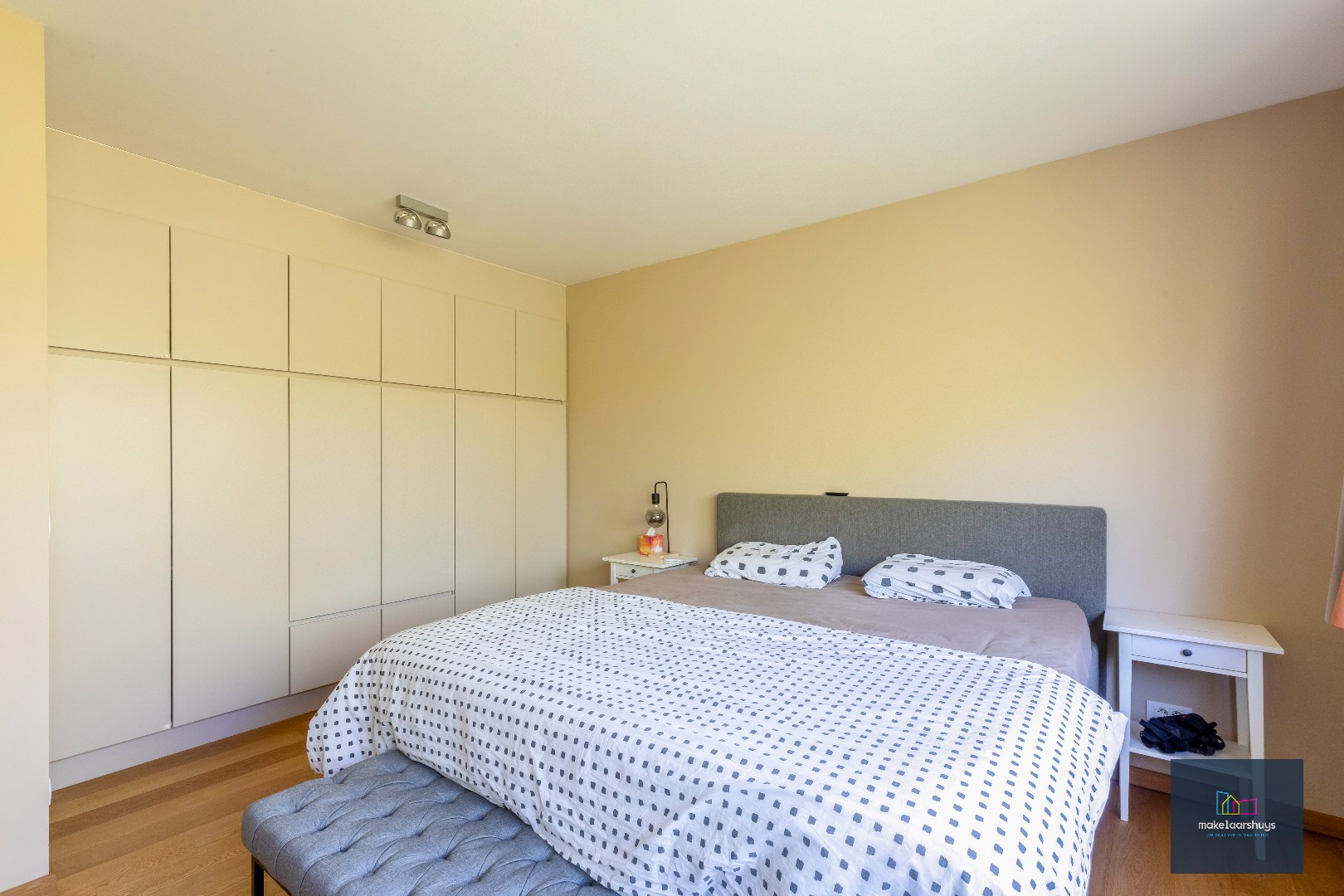 Stijlvol 2 slpk. appartement met ruim terras en staanplaats 