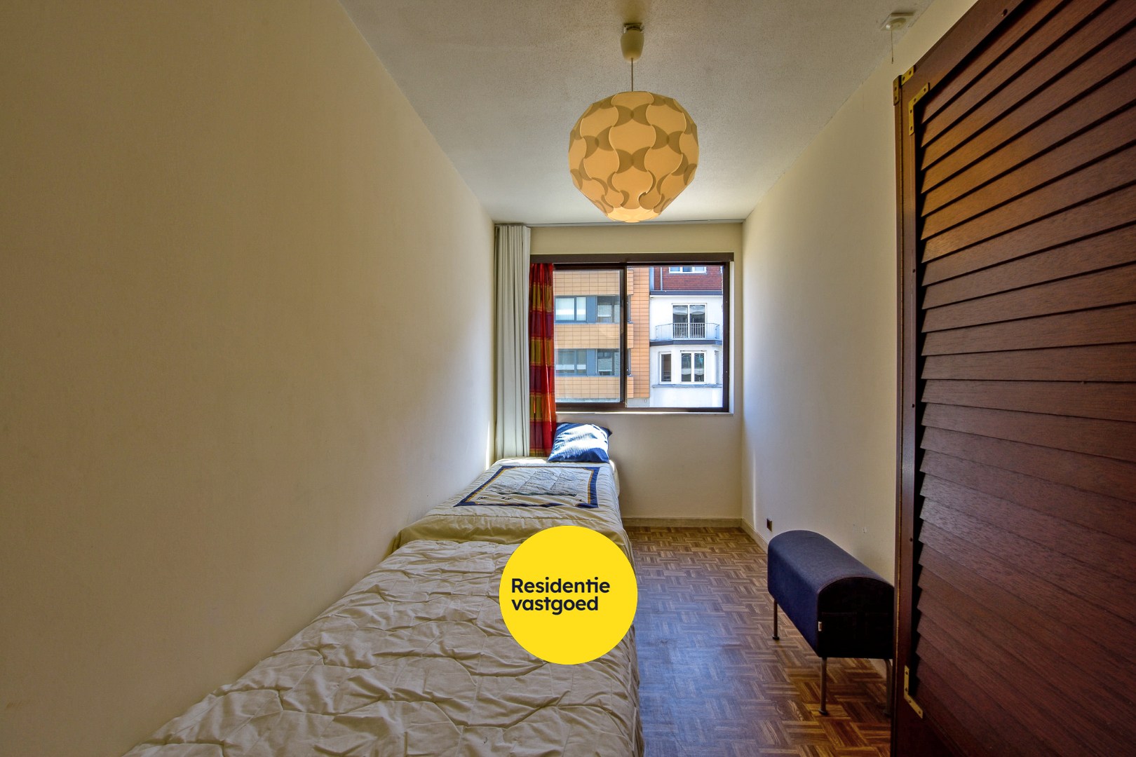 2-slaapkamerappartement (84m²) met FRONTAAL &amp; LATERAAL ZEEZICHT en 2 TERRASSEN op de zeedijk te De Panne. 