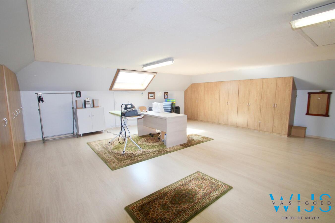 Magnifiek onderhouden woonhuis in een gezellige woonwijk te Evergem ! 