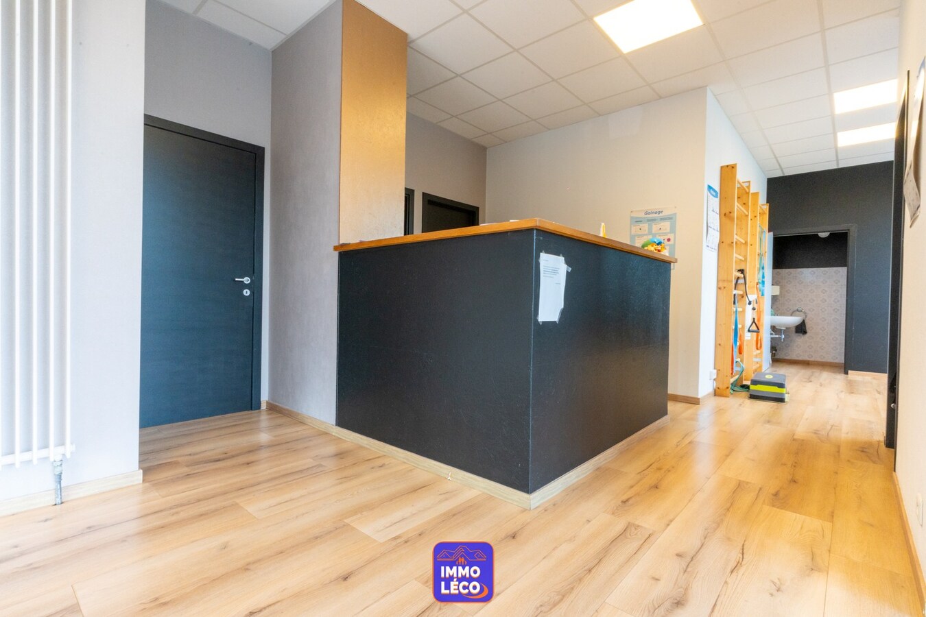 Espace commercial idéal pour bureaux, profession libérale, indépendants divers, commerce, etc... 