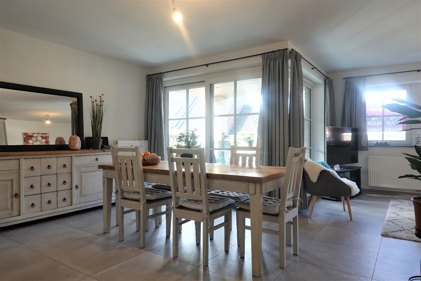 Prachtig appartement met 2 slaapkamers en garage 