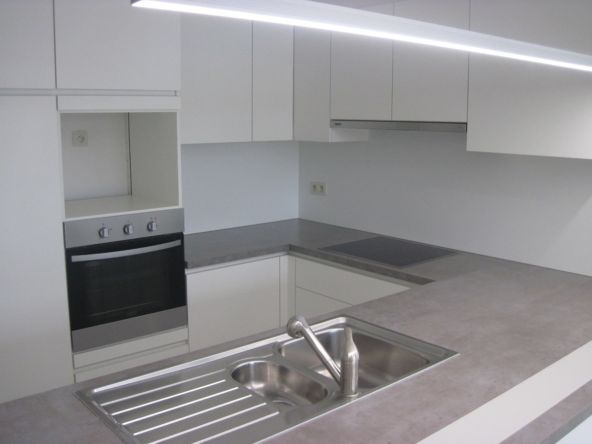 LUXUEUS 1-SLPK-APPARTEMENT   (geen vaste kosten !). 