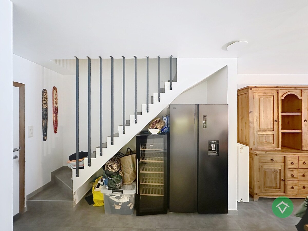 Verrassende rijwoning met 3 slaapkamers en garage te Oostende 