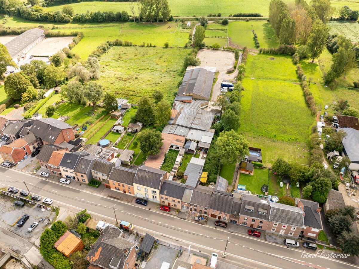 Propriété équestre avec maison à rénover à ca. 90a à Wonck (Bassenge). 