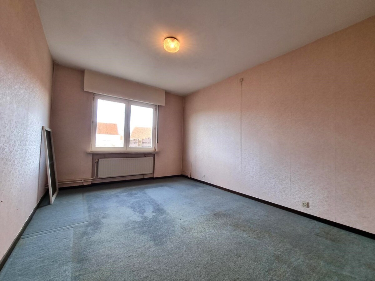 Uitzonderlijk ruim (129m²) en breed (+-10,45m) appartement met drie slaapkamers + mogelijkheid garage 