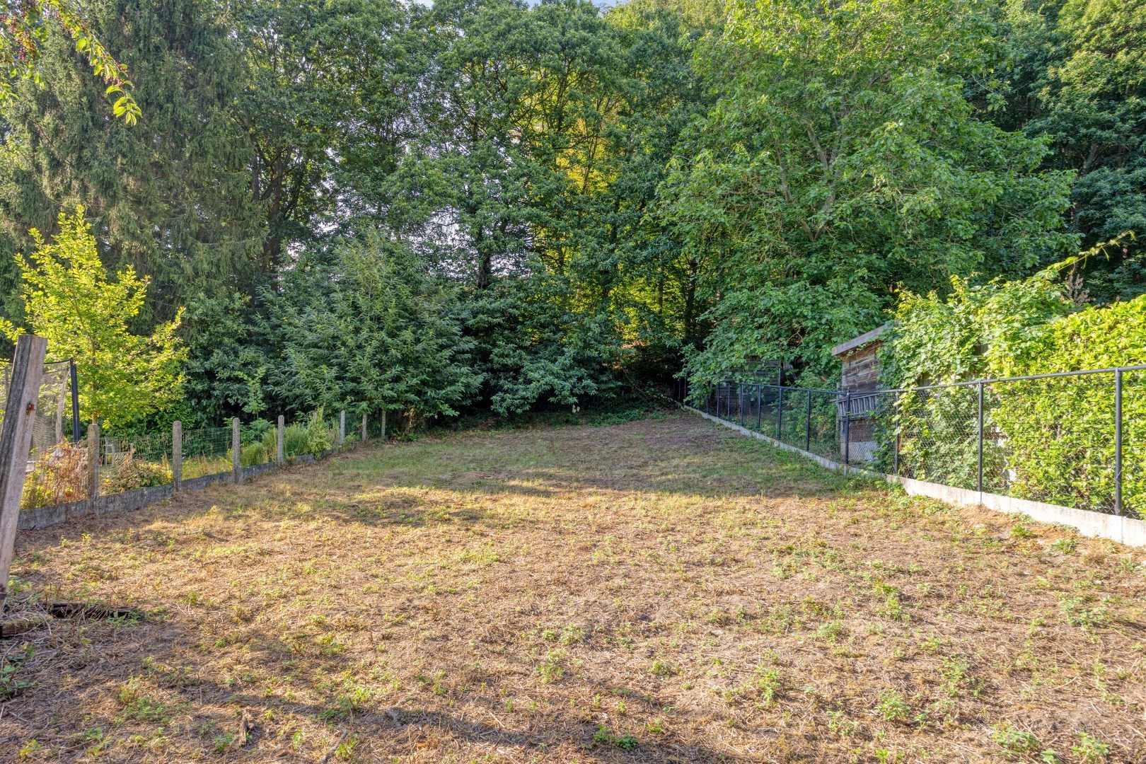 Halfopen bebouwing met 5 ruime slaapkamers, 2 badkamers, garage en tuin in Holsbeek – bewoonbare oppervlakte 214m² 