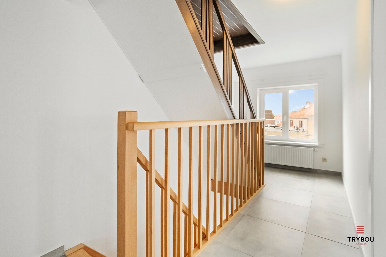 Gerenoveerde alleenstaande woning met 3 slaapkamers op perceel van 562m² 