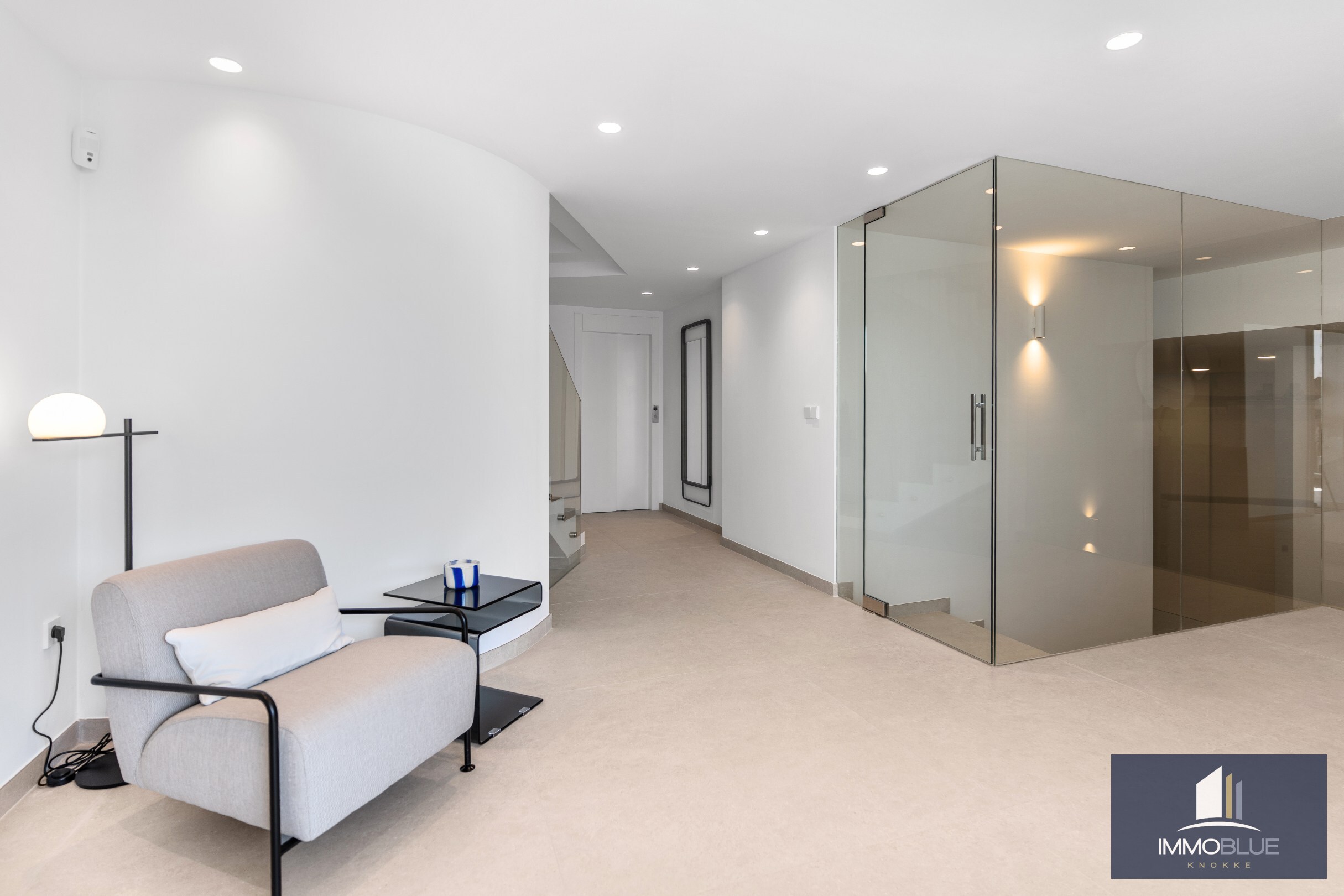 Designvilla met zicht op zee. 