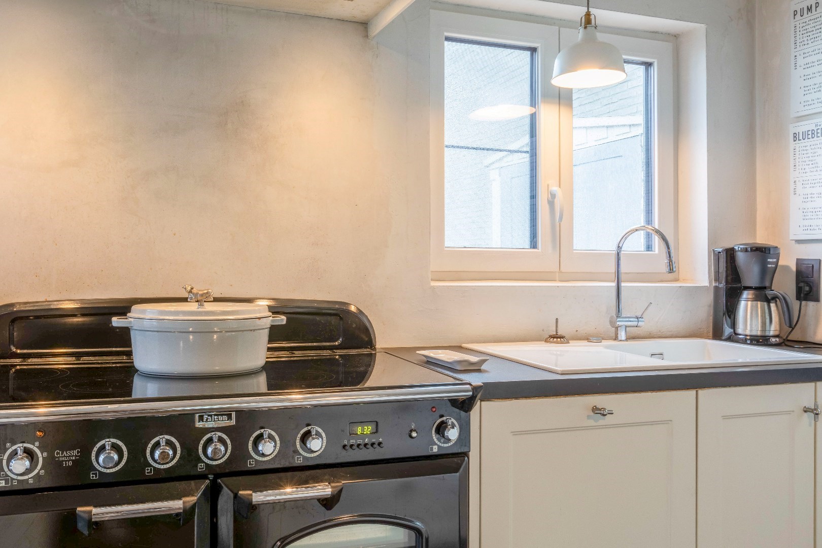 Instapklare woning met tuin in de gezellige kern van Laarne 