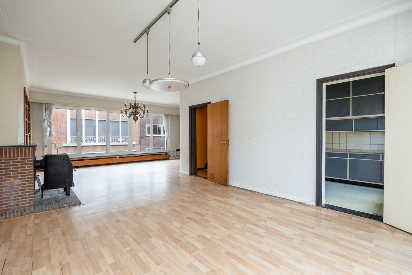 Te renoveren bel-étage met tuin in de Tentoonstellingswijk! 