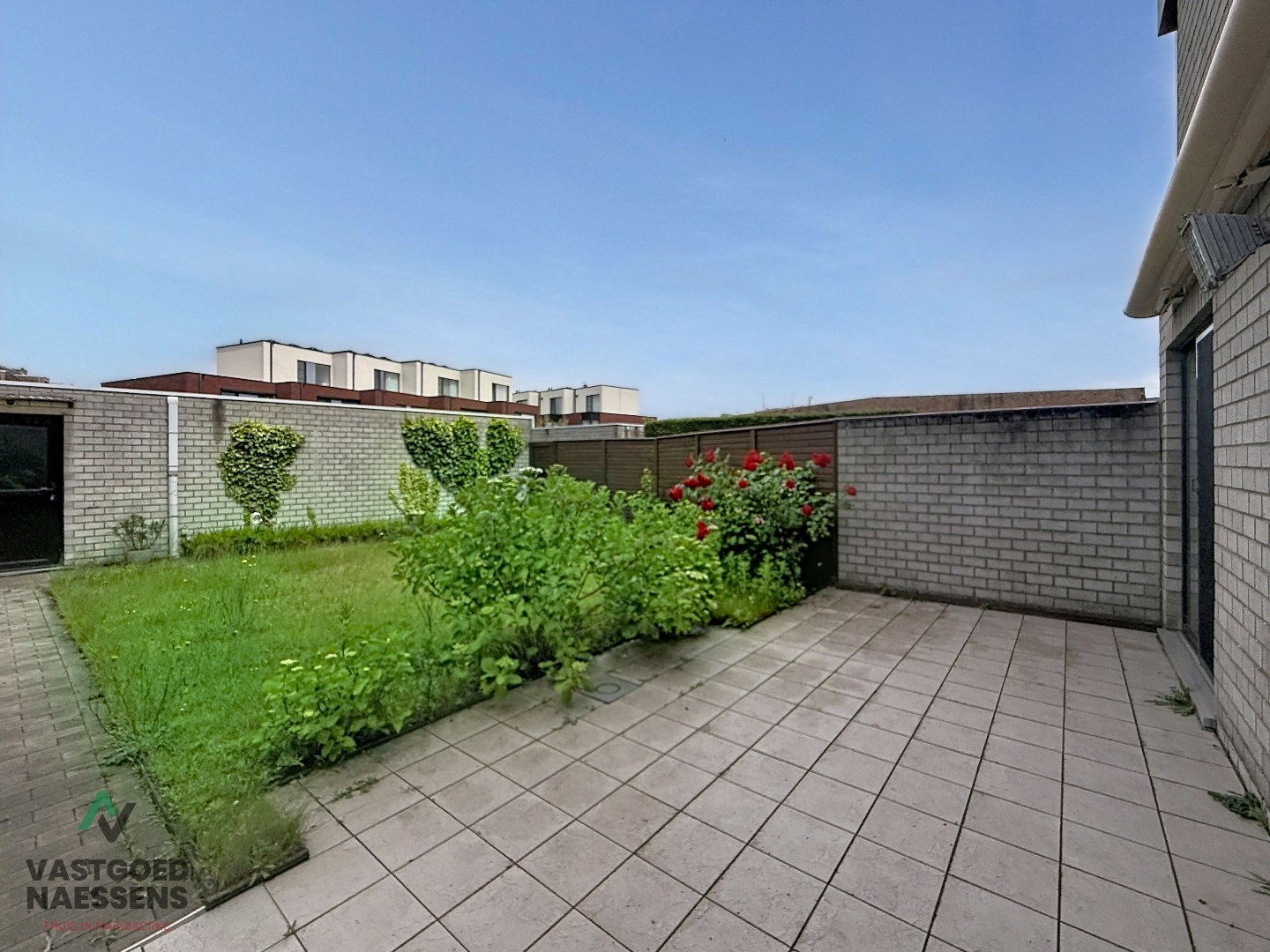RUIM GLVL 2 SLPK APP MET TUIN EN GARAGE 