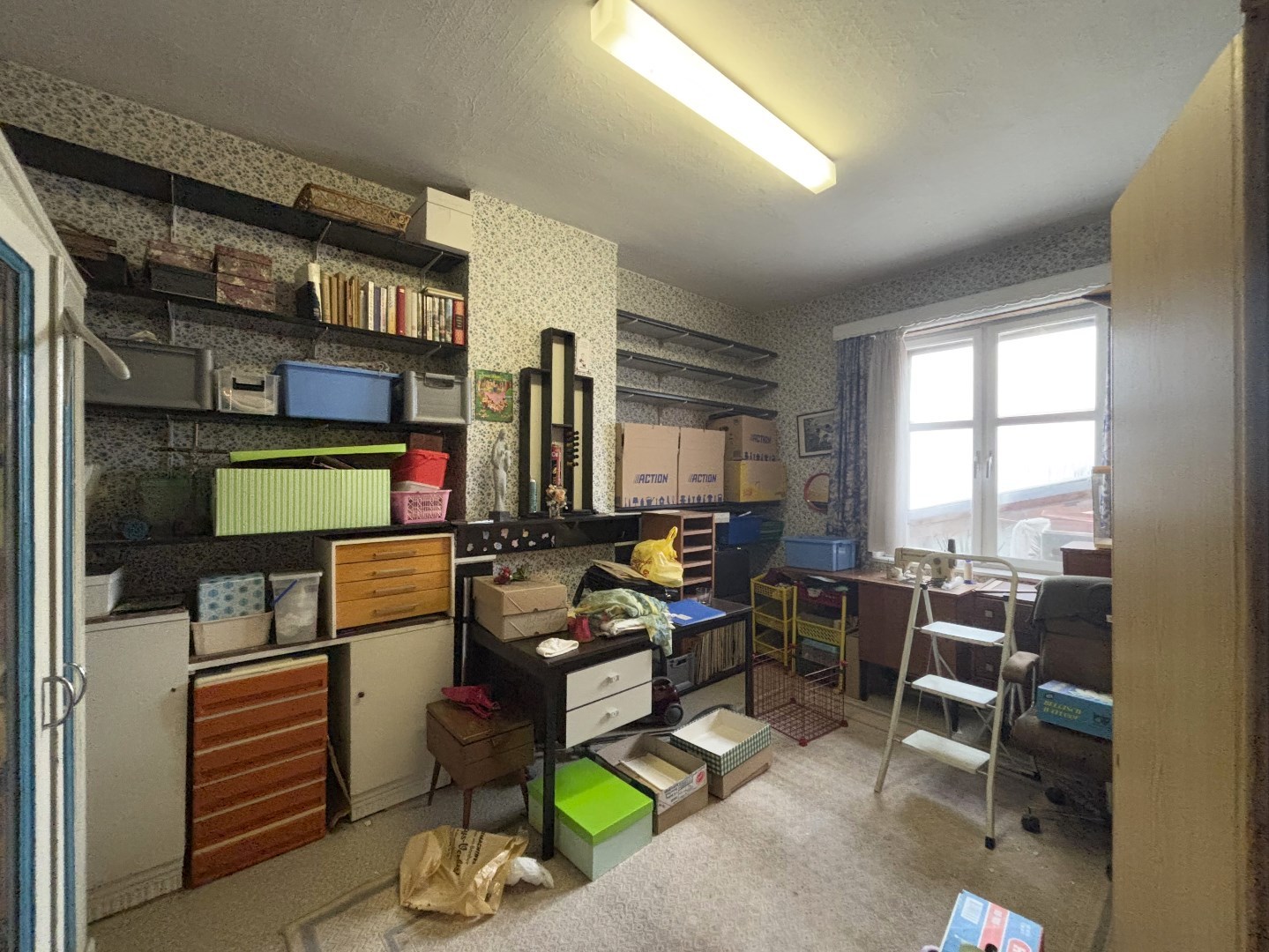 Gezinswoning met 6 slpk. en ruime garage op perceel van 1233m² te Leopoldsburg 