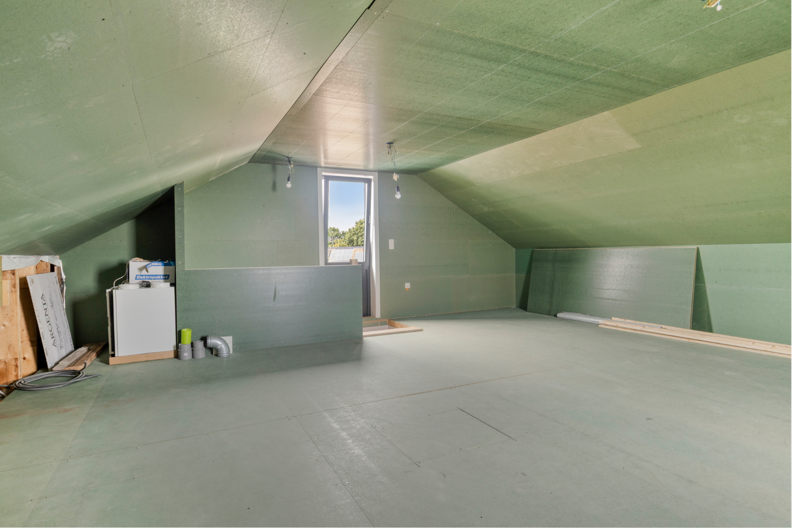 Heikant (NL) – Moderne vrijstaande woning met verrassend veel ruimte, energiezuinig comfort en mogelijkheden voor werken aan huis 