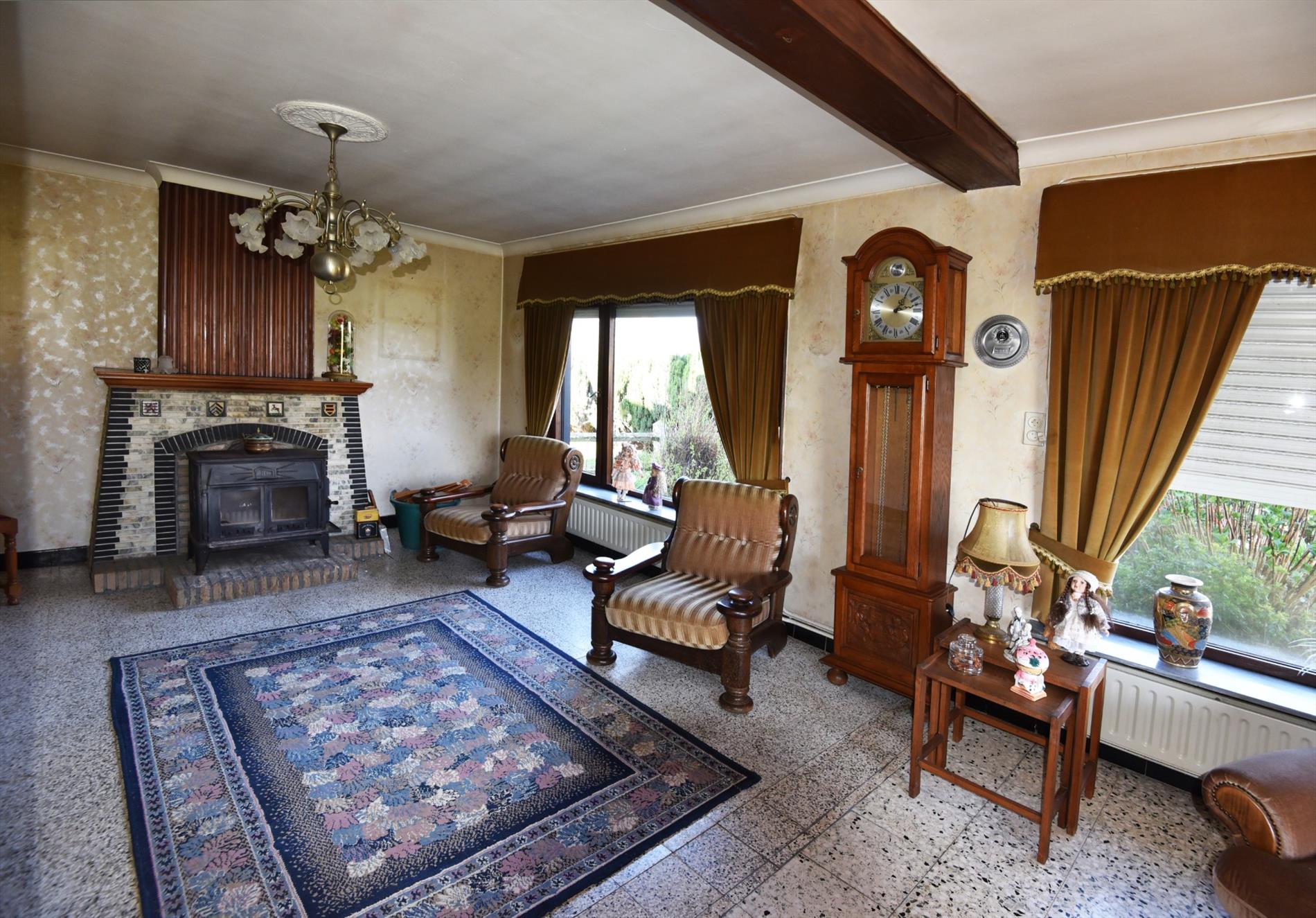 Te renoveren / herop te bouwen woning op 4.543 m² landelijk gelegen te Moerkerke 