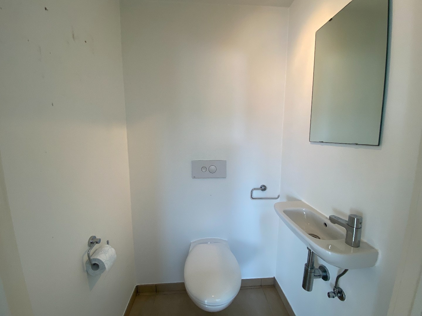 Ruime comfortabele halfopen woning met tuin en landelijk uitzicht! 