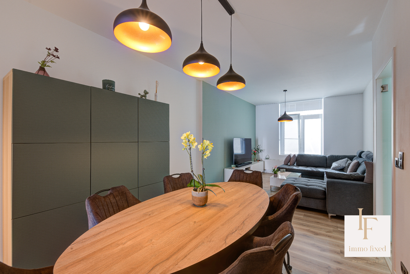 Instapklare woning met 2 SLKS te Schoten! 