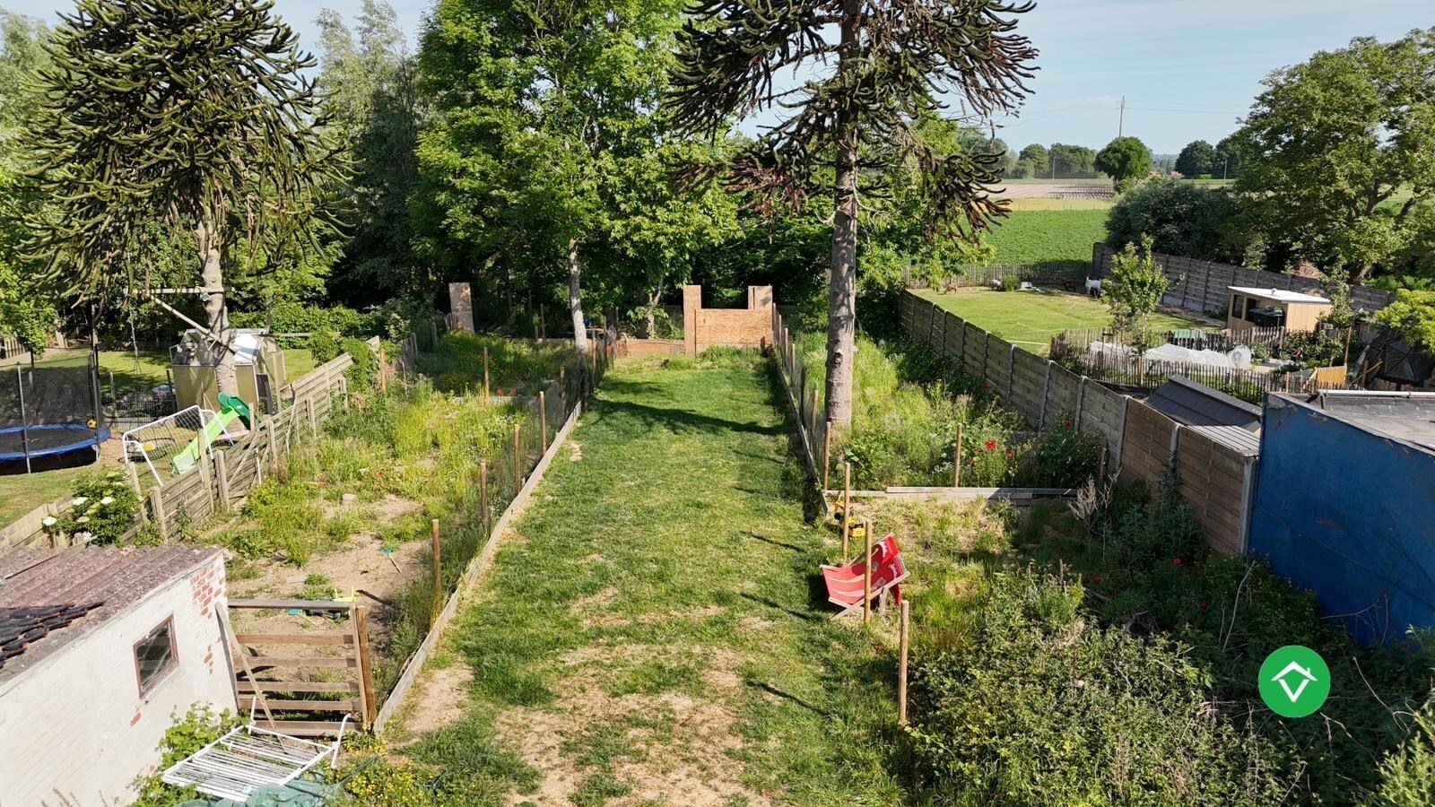 Ruime gezinswoning op perceel van 1126 m²  - tal van mogelijkheden! 