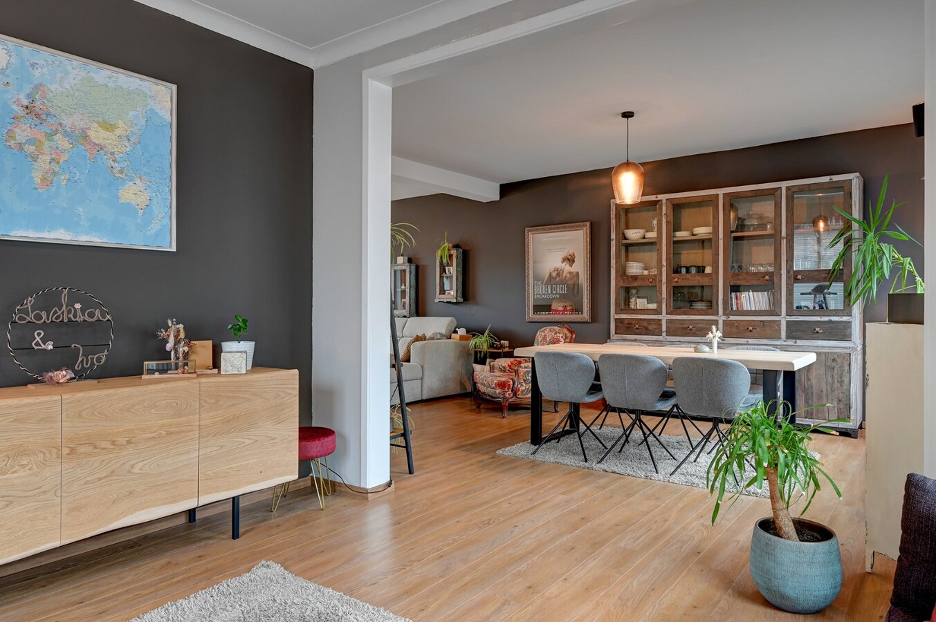 Totaal gerenvoveerde, charmante, halfopen woning met tuin, terras en garage in Kuringen (Hasselt ) 