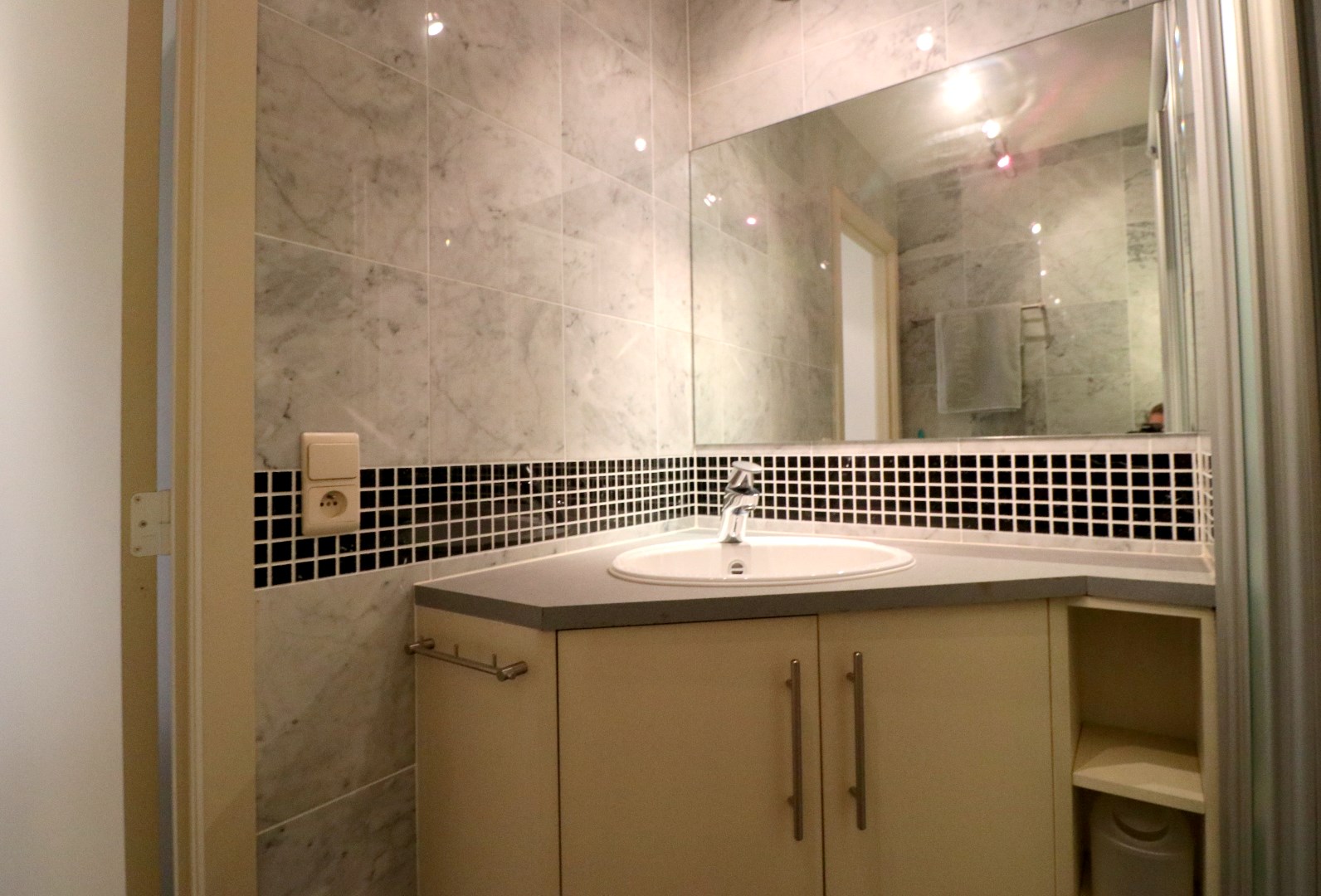 gemeubelde studio op de Zeedijk 