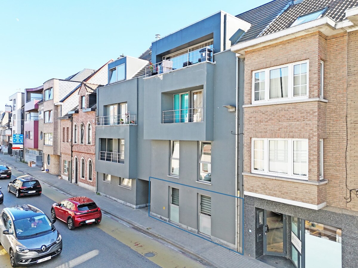 Recent (2009) gelijkvloers appartement te Ninove 