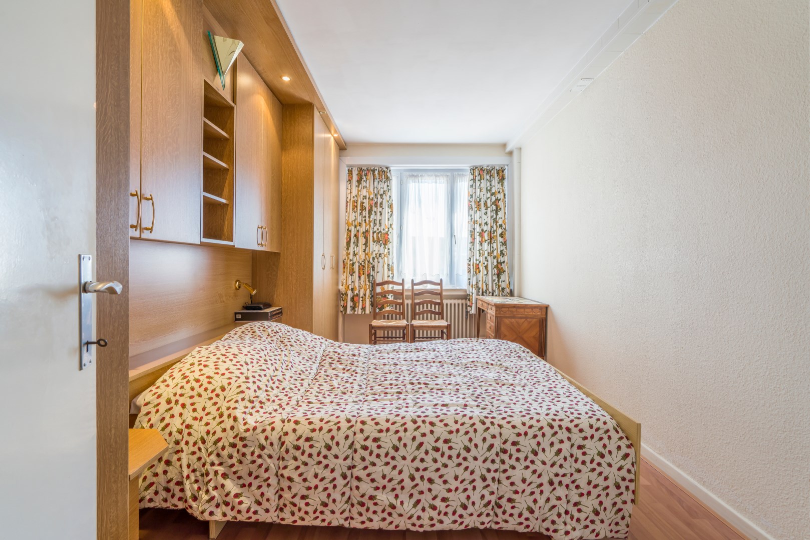 APPARTEMENT MET FRONTAAL ZEEZICHT IN CENTRUM OOSTENDE 