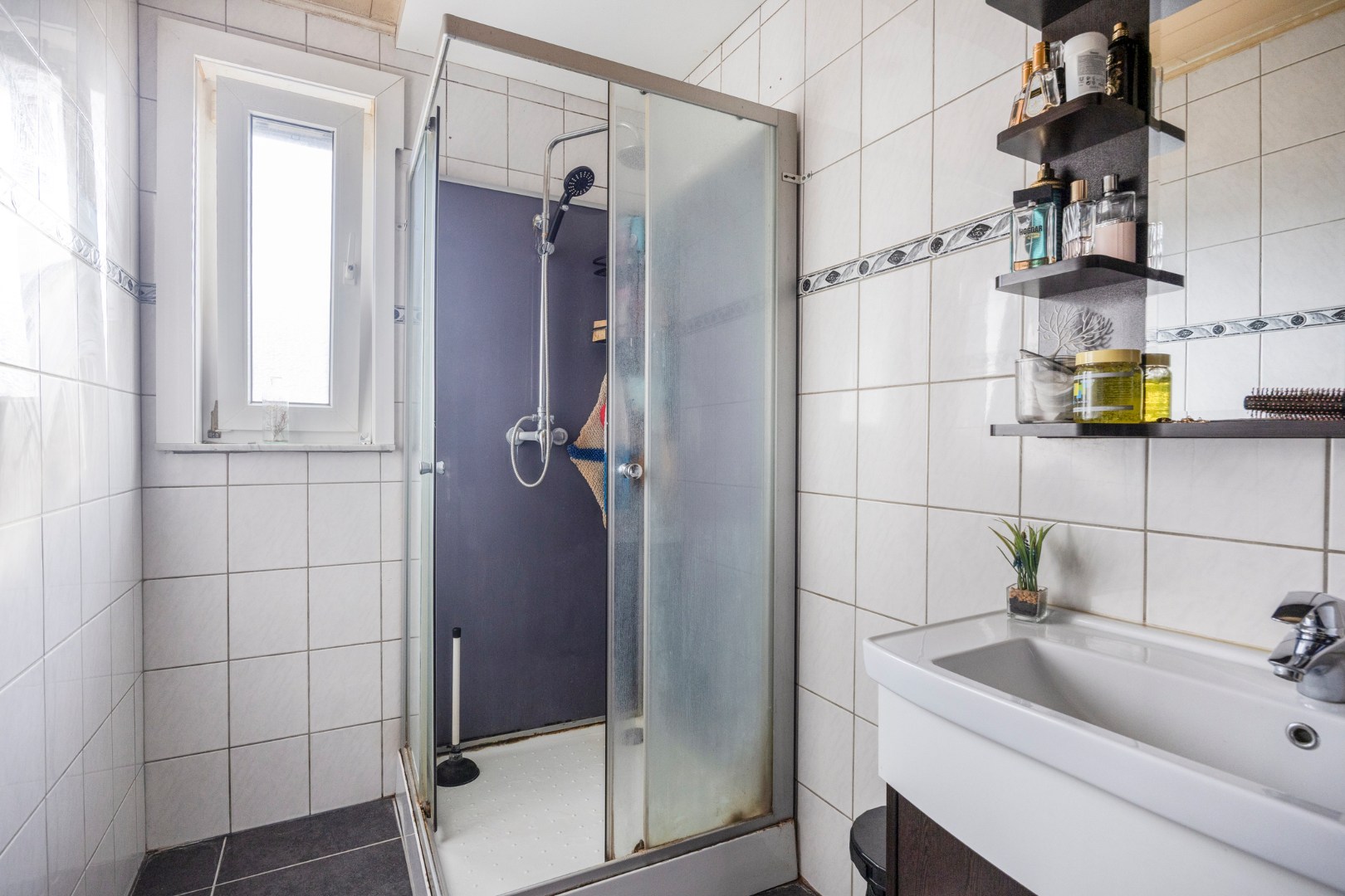 Instapklare woning met 4 à 6 slaapkamers en garage in hartje Leopoldsburg 