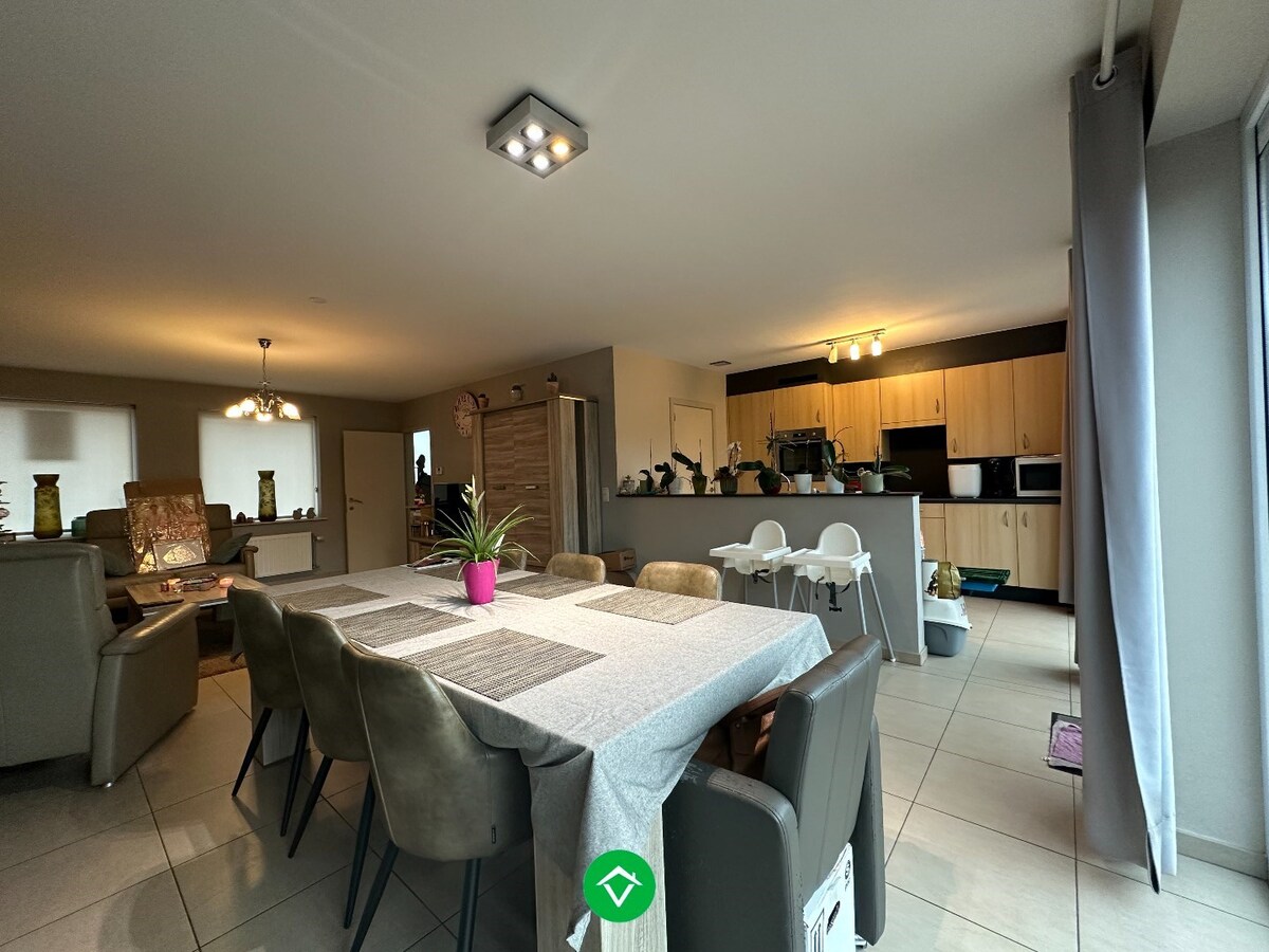 Energiezuinige woning met 3 slaapkamers, tuin en garage in het centrum van Koekelare 