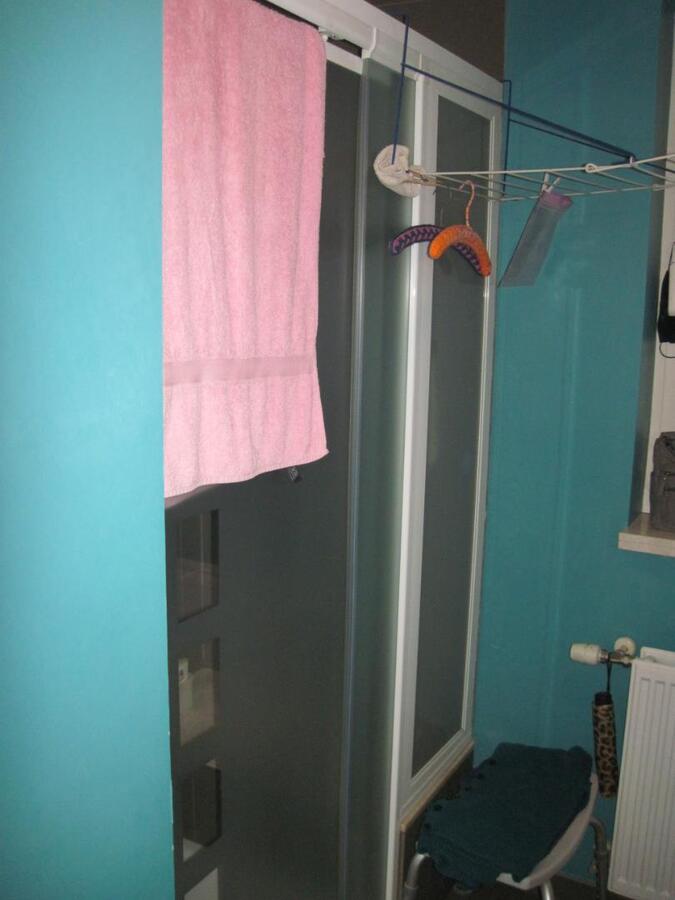 Recent appartement met ruim terras. Geen vaste kosten ! 