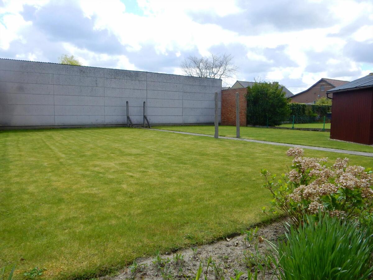 Ruime bungalow met grote zonnige tuin 