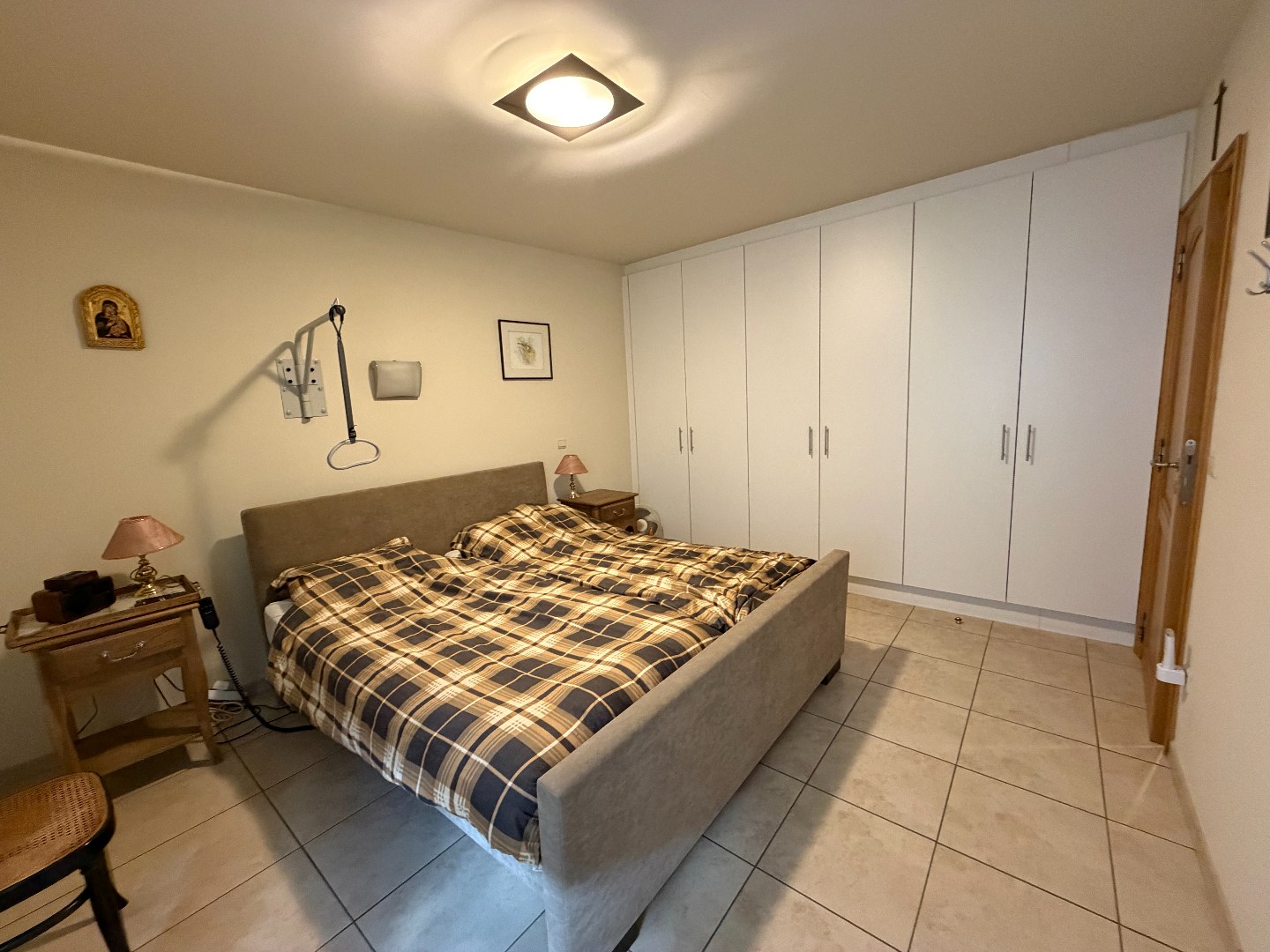 Zeer net gelijkvloers appartement met twee slaapkamers nabij het centrum van Geel 