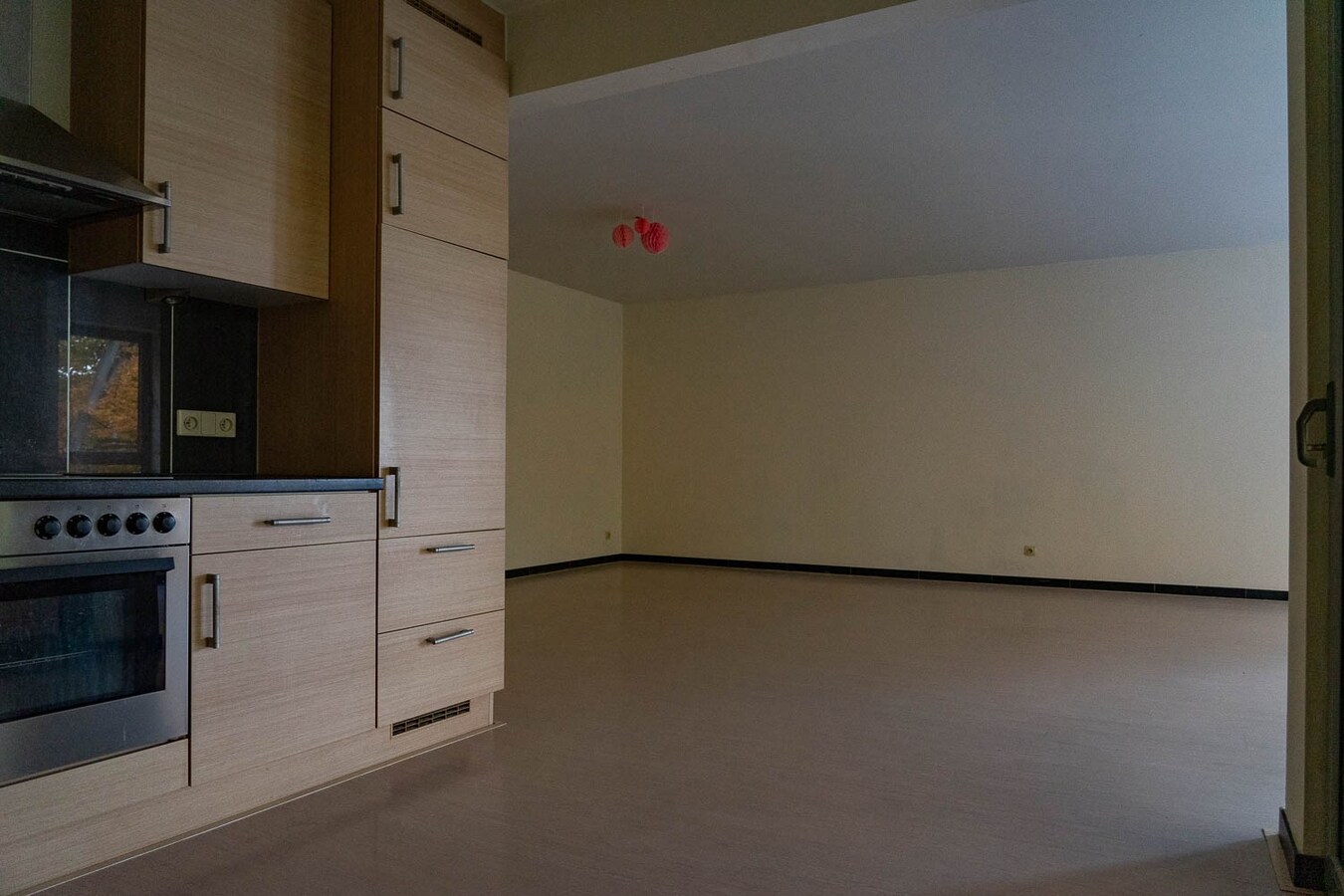 Ruim appartement met terras en garage 