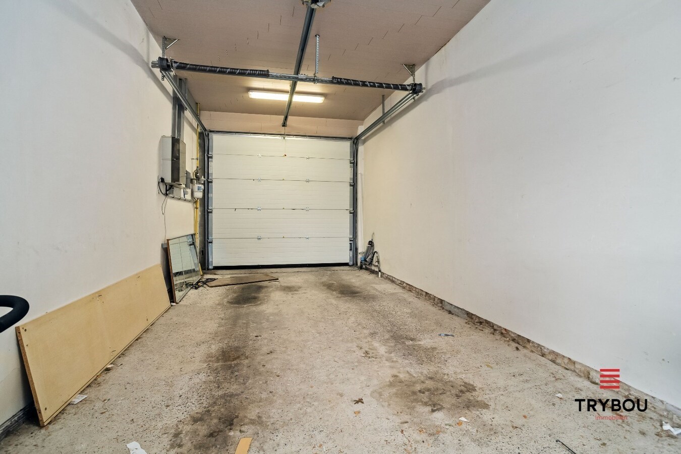 Uiterst ruime woning op het 'Stationsplein' in Merkem 