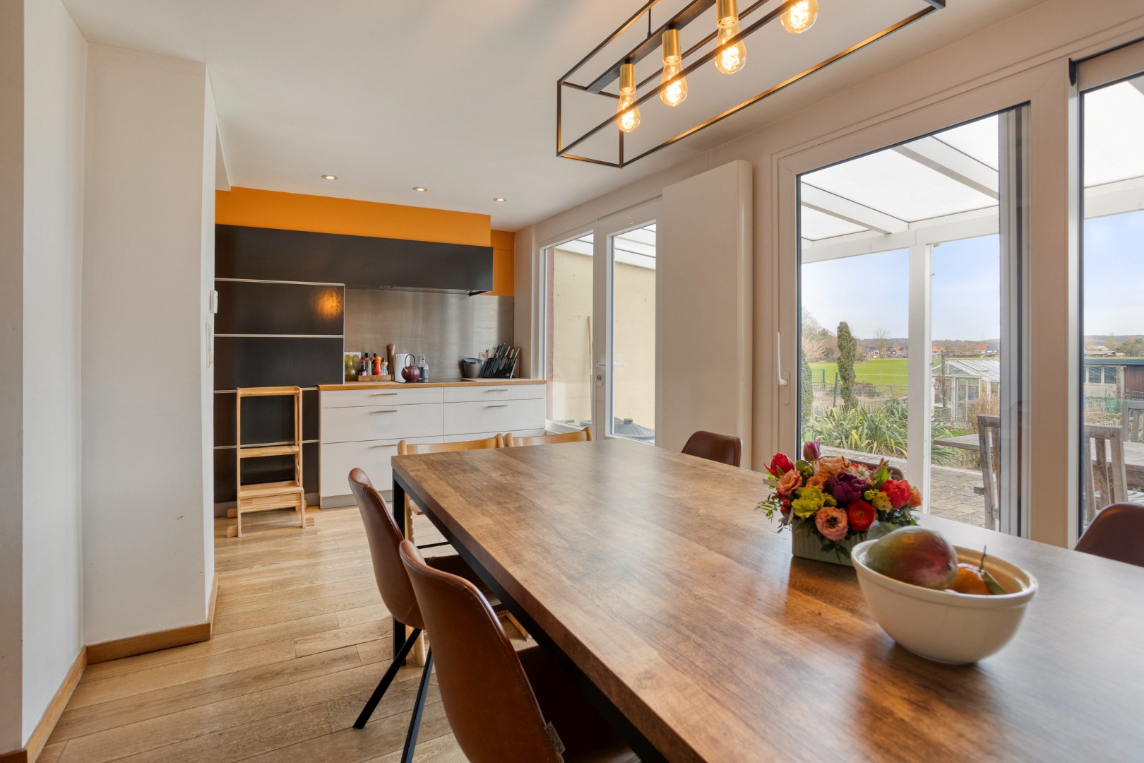 Woning met 4 slaapkamers, 2 badkamers, tuin, terras en autostaanplaats in Kessel-Lo! – EPC 206 kWh/m² - bewoonbare opp. 148 m² 