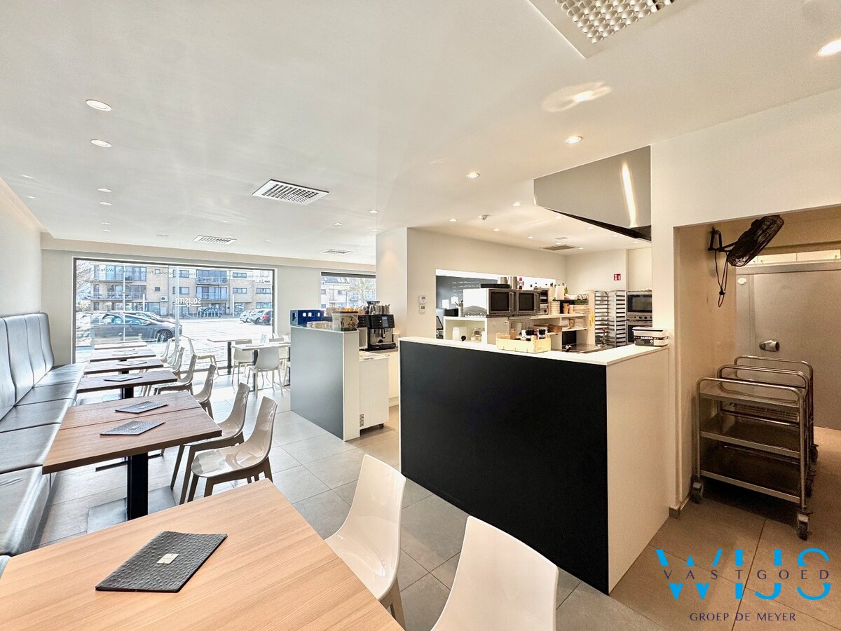 Instapklaar handelspand/lunchzaak in hartje Wachtebeke ! 